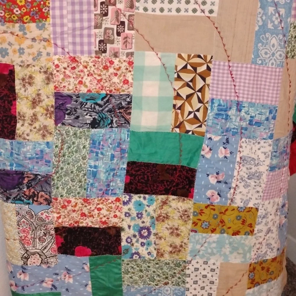 Vintage Round Handmade Patchwork Fringe Quilt Throw/Tablecloth/ Decor 72x72 - Picture 6 of 9